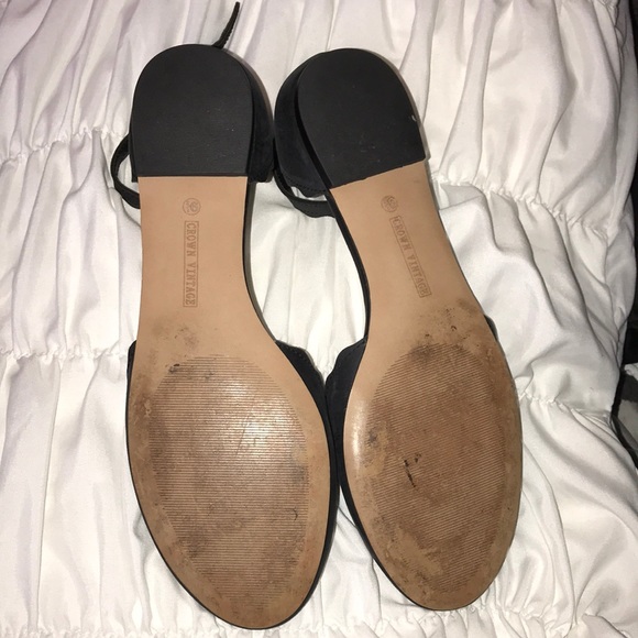 Crown Vintage Flats - Picture 5 of 5